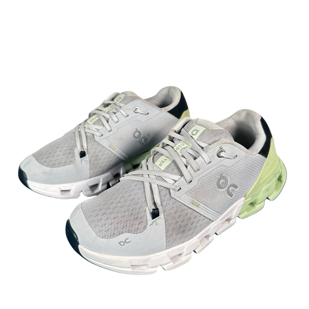 ON RUNNING Cloudflyer 4 Sneakers in glacier/meadow - Picture 4 of 10